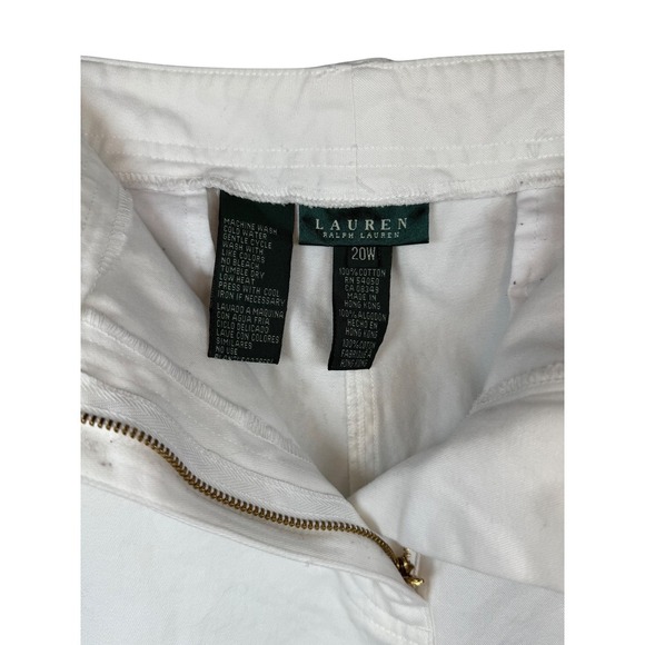Lauren Ralph Lauren 100% Cotton Shorts, White with Gold Button Detail, Size 20W - Picture 7 of 7